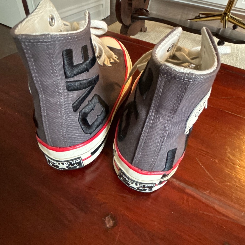 Converse Chuck Taylor Hightops - Women's 8.5, Men's 6.5 - Picture 3 of 5